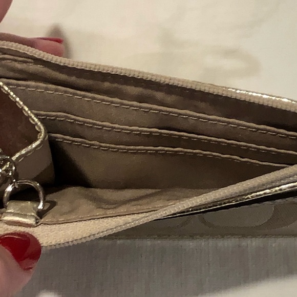 Coach mini wallet/change purse - Picture 4 of 4